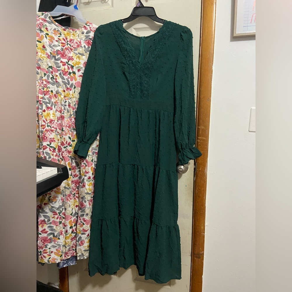 SHEIN Dark Green Maxi Dress with Lace Detail